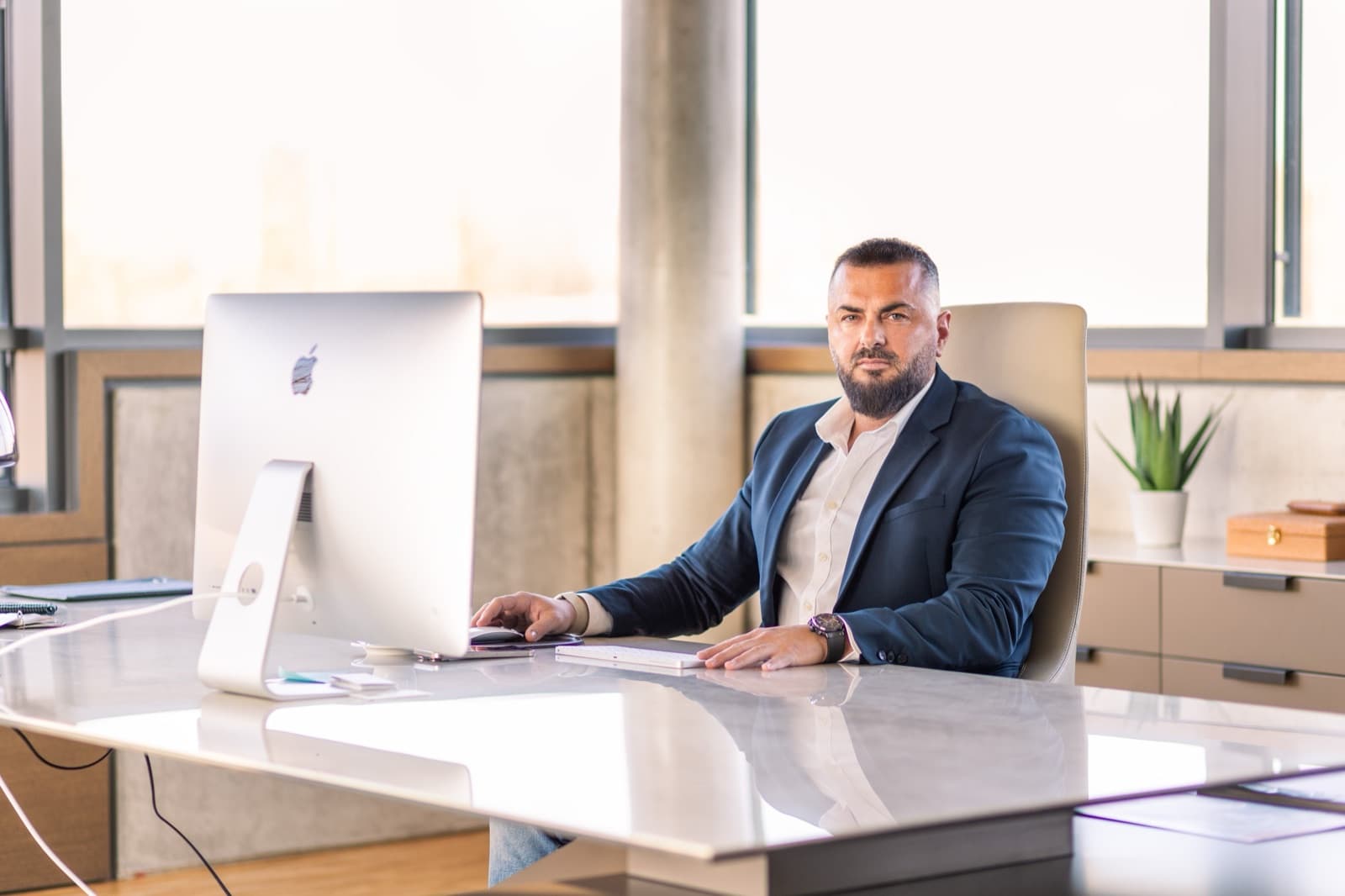 Florjan Kamberi, Inhaber und CEO
